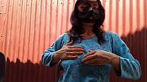 Indian pussy taking cucumber urdu soud clear in her ass snd pussy